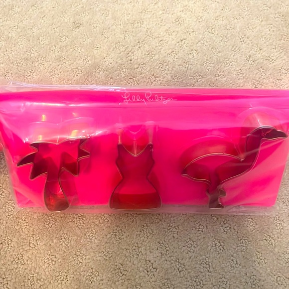 Lilly Pulitzer potholders and cookie cutter set - Picture 5 of 5